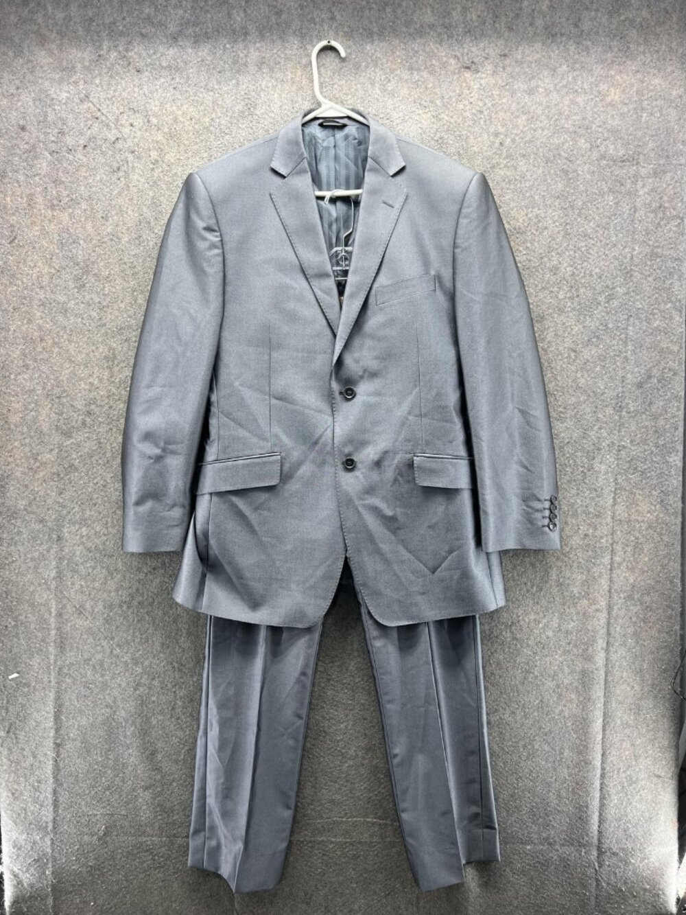 Vitarelli Suit Mens 44R Gray 2 Piece 2 Button Notch Lapel 38R Pants Set